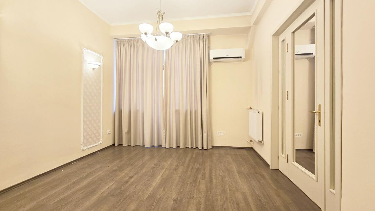 Apartament 3 camere ultracentral – Piața Unirii, vis-à-vis de Magazinul Unirea |