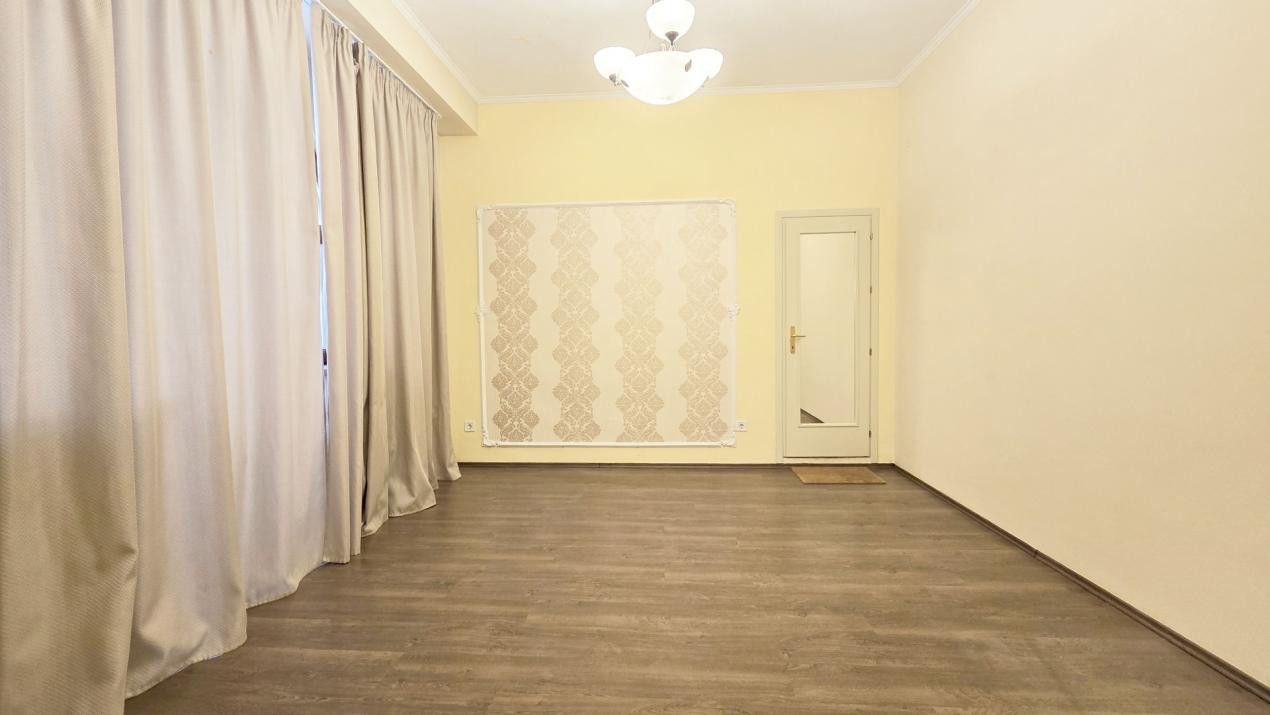Apartament 3 camere ultracentral – Piața Unirii, vis-à-vis de Magazinul Unirea |