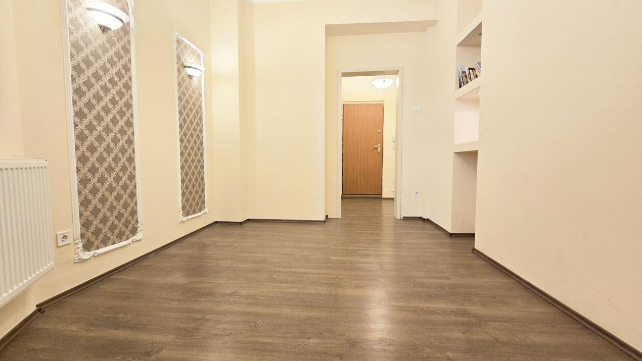 Apartament 3 camere ultracentral – Piața Unirii, vis-à-vis de Magazinul Unirea |