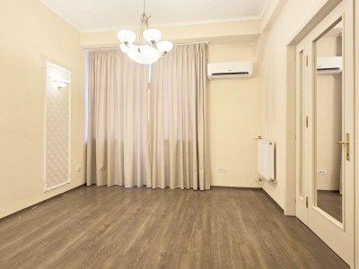 Apartament 3 camere ultracentral – Piața Unirii, vis-à-vis de Magazinul Unirea |
