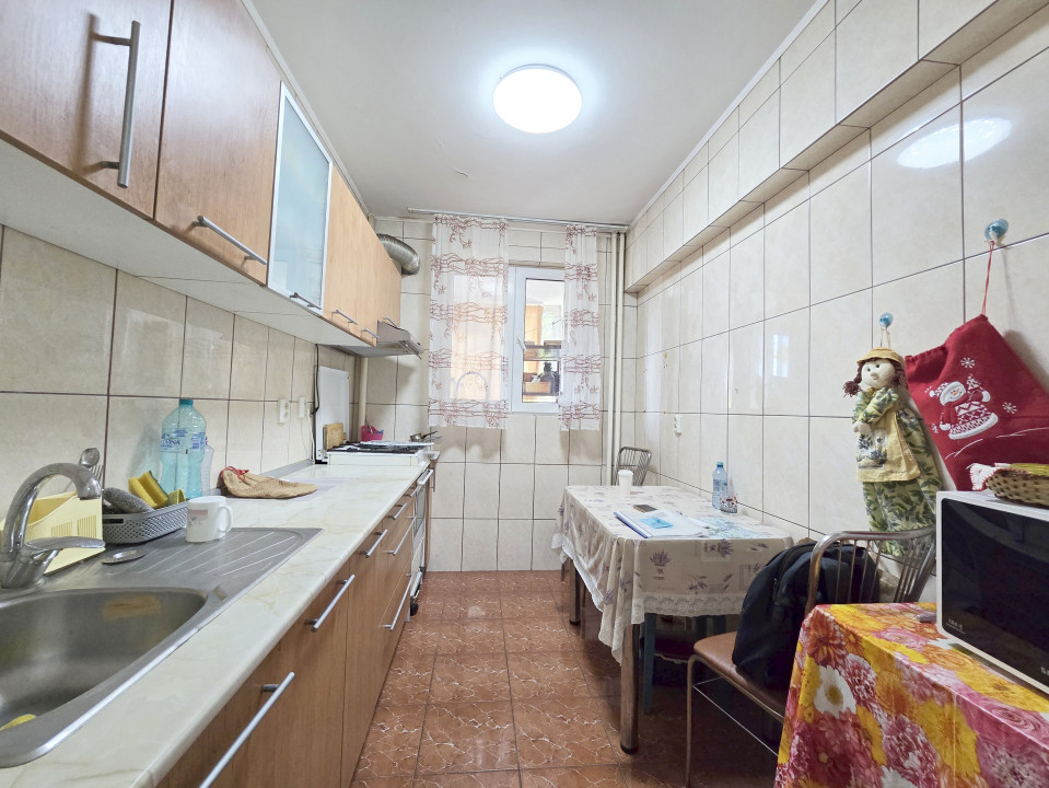 Apartament cu 3 camere | Bulevardul Basarabia | Piata Muncii | ETAJ 2 