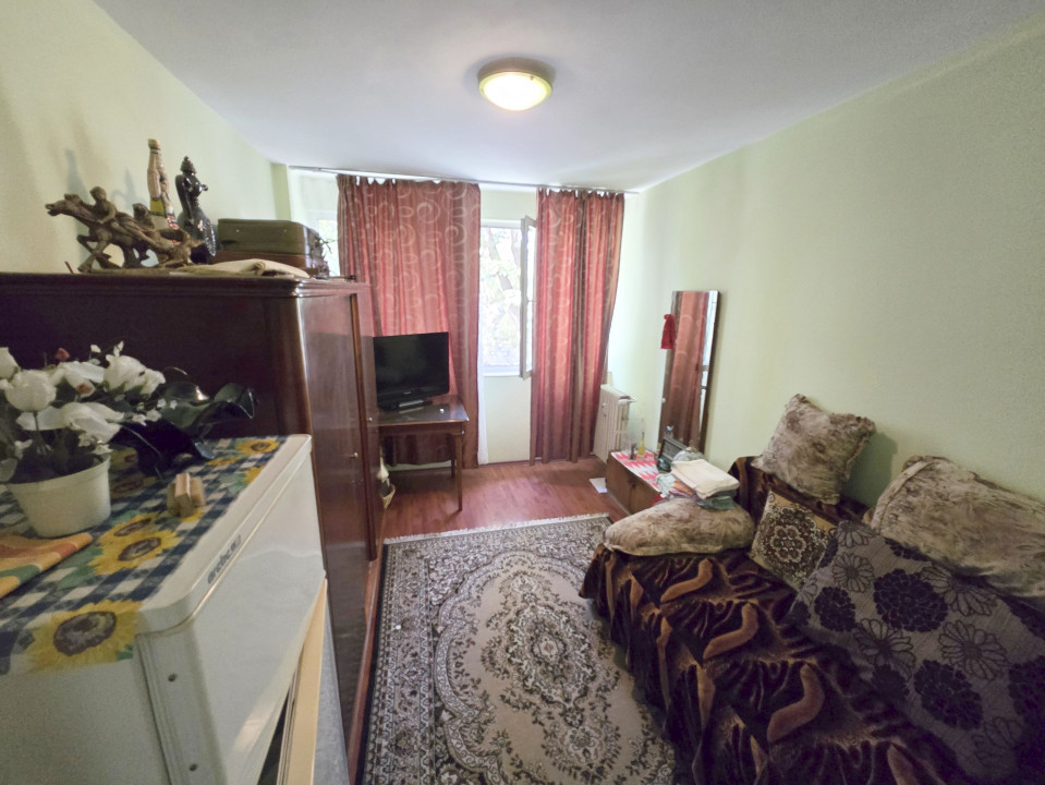 Apartament cu 3 camere | Bulevardul Basarabia | Piata Muncii | ETAJ 2 