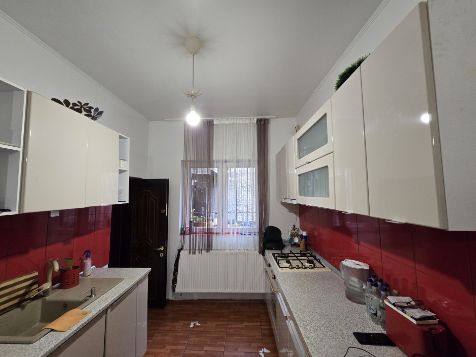 Apartament cu 3 camere | Pozitie ideala | Piata Victoriei