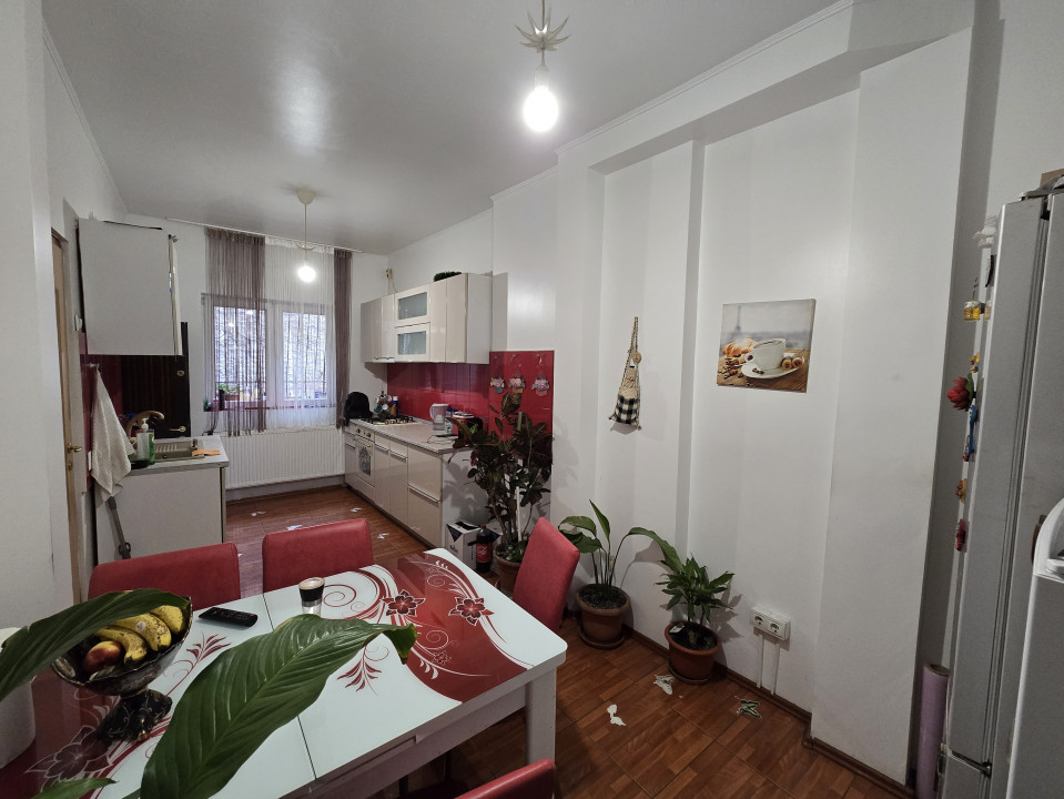 Apartament cu 3 camere | Pozitie ideala | Piata Victoriei