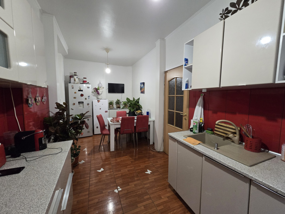 Apartament cu 3 camere | Pozitie ideala | Piata Victoriei